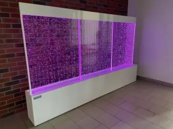 Ścianka wodna bąbelkowa podświetlana RGB LED z elektro sekcjami, wysokość 170 cm (podstawa 305x40 cm)