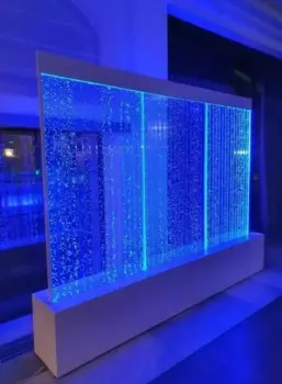 Mega ścianka wodna bąbelkowa podświetlana RGB LED z elektro sekcjami, wysokość 270cm (podstawa 305x40 cm)