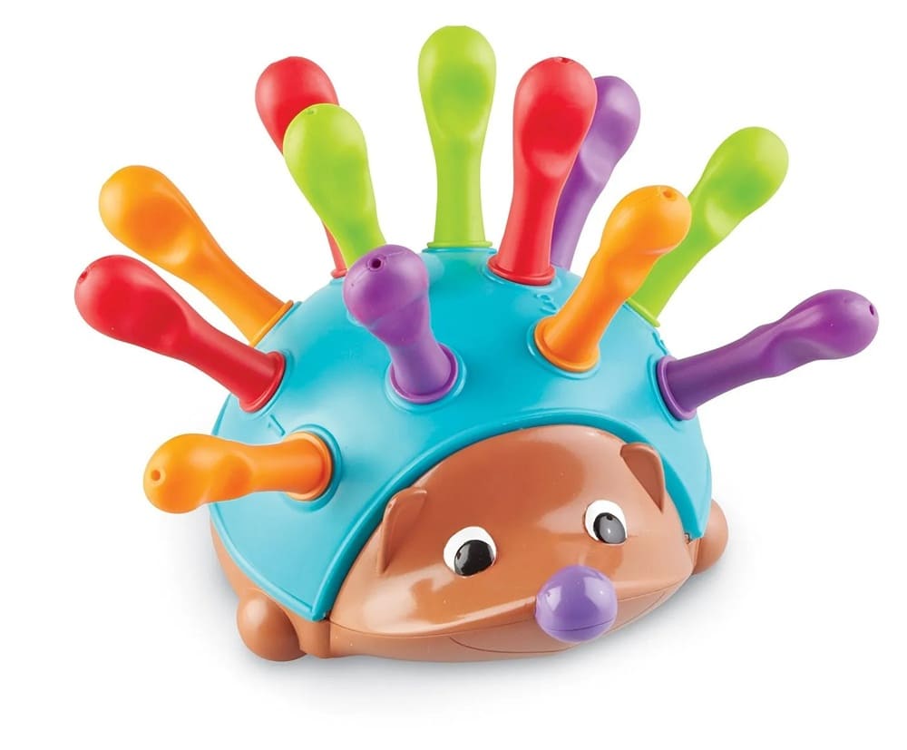 Jeżyk wykonany jest z twardego, wytrzymałego plastiku, dzięki czemu dziecko może się swobodnie bawić bez obawy o zniszczenie zabawki.